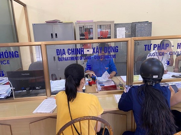 “Ngày Chiến sĩ tình nguyện chung tay giải quyết thủ tục hành chính”