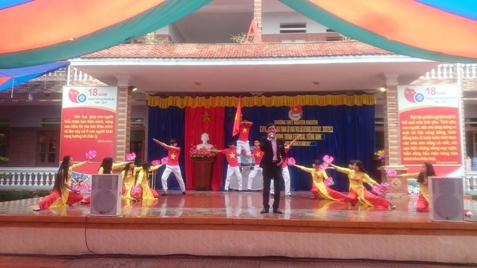Đoàn các trường THPT tổ chức chương trình Kỷ niệm Ngày thành lập Đoàn TNCS Hồ Chí Minh 26/3