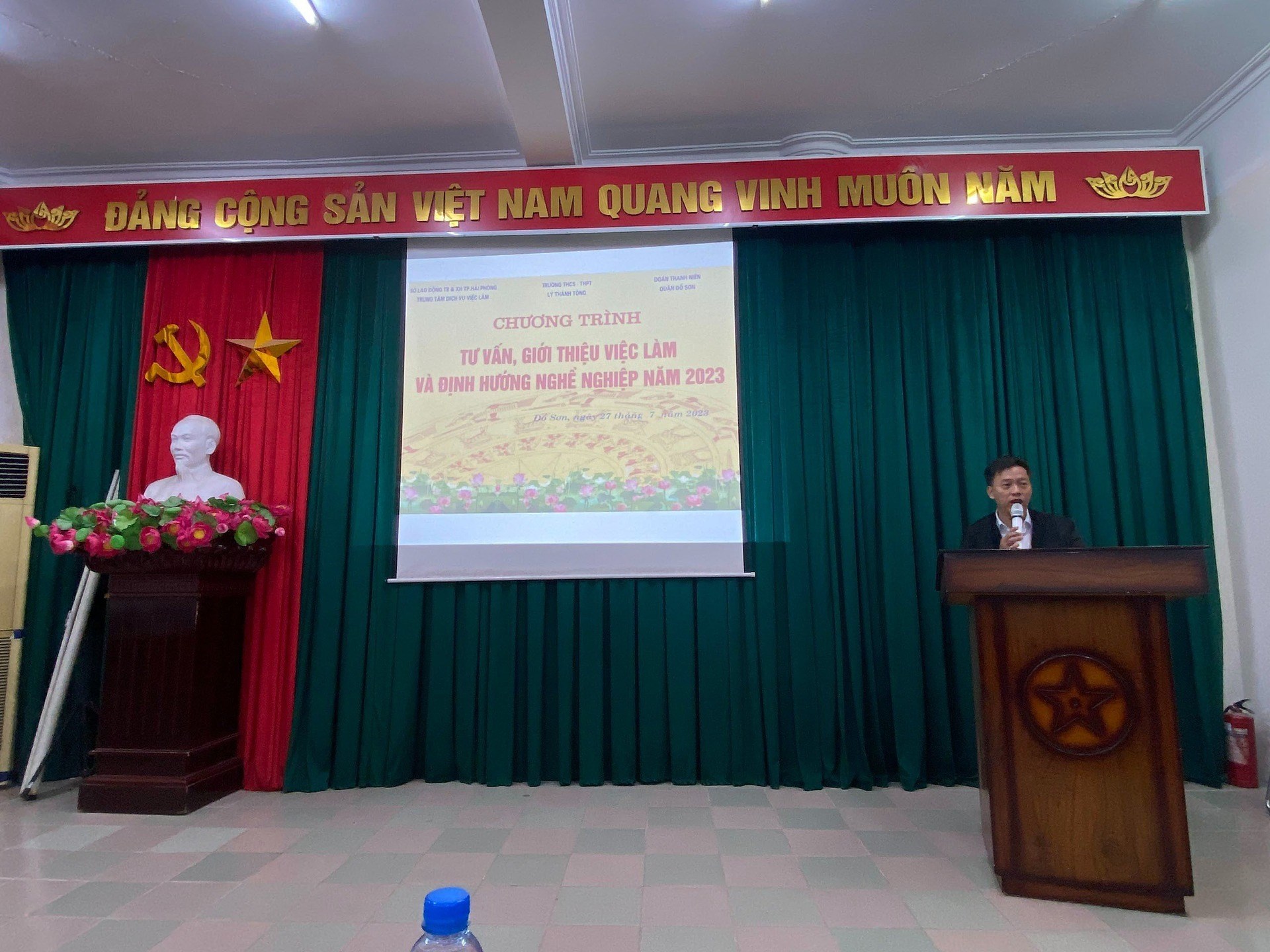 Chương trình tư vấn, giới thiệu việc làm và định hướng nghề nghiệp năm 2023
