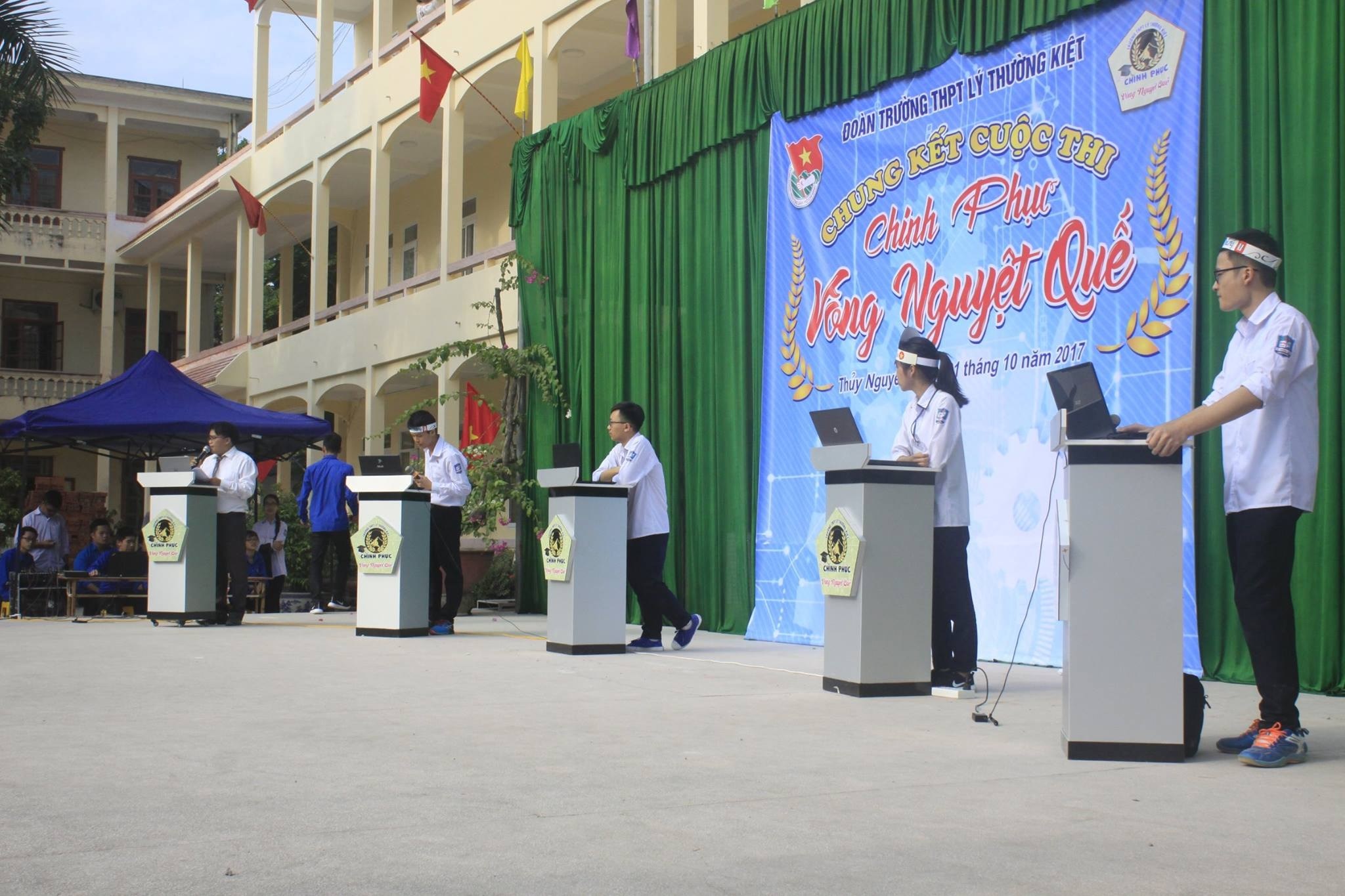Chung kết " Chinh phục vòng nguyệt quếlần thứ II" đã chọn ra nhà vô địch xuất sắc.