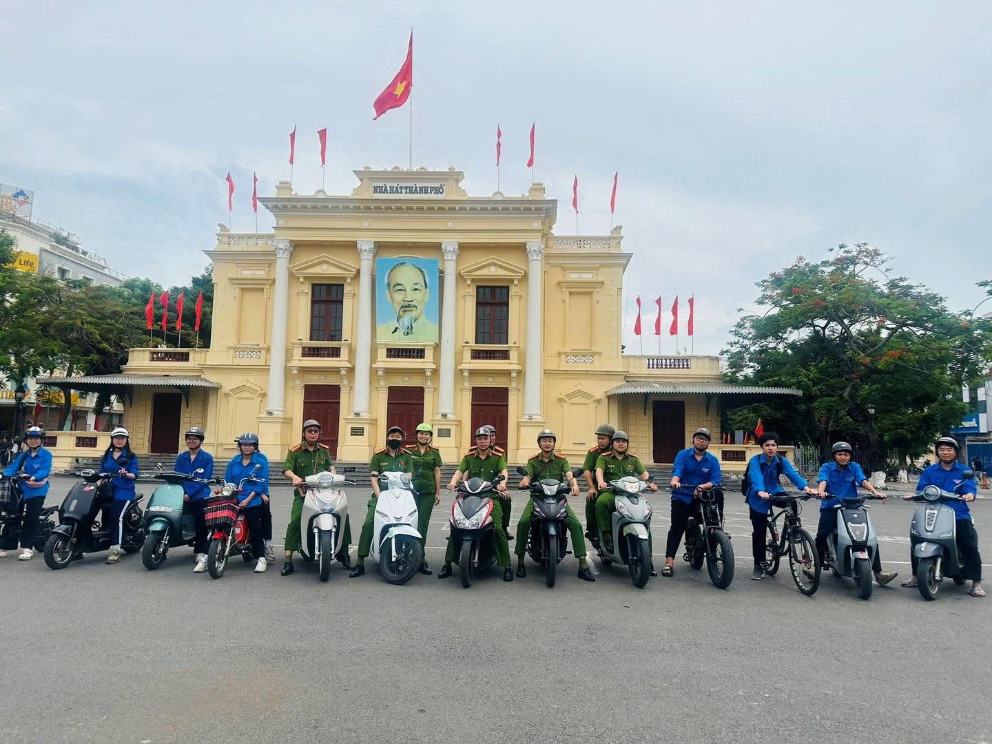 ĐOÀN PHƯỜNG HỒNG BÀNG TRIỂN KHAI PHONG TRÀO “GIA ĐÌNH SỐ”, ĐỒNG HÀNH CÙNG NGƯỜI DÂN TRONG CHUYỂN ĐỔI SỐ