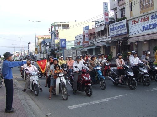Vai trò xung kích của ĐVTN với văn hóa giao thông