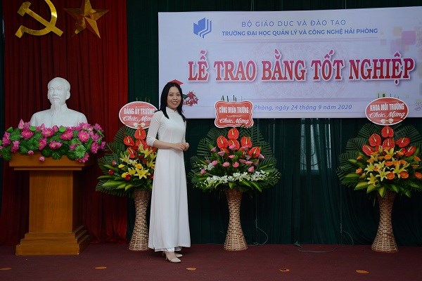 Bùi Thanh Thảo, Ủy viên BCH Hội sinh viên trường Đại học Quản lý và Công nghệ Hải Phòng là một tấm gương tiêu biểu trong học tập và làm theo tư tưởng, đạo đức, phong cách Hồ Chí Minh