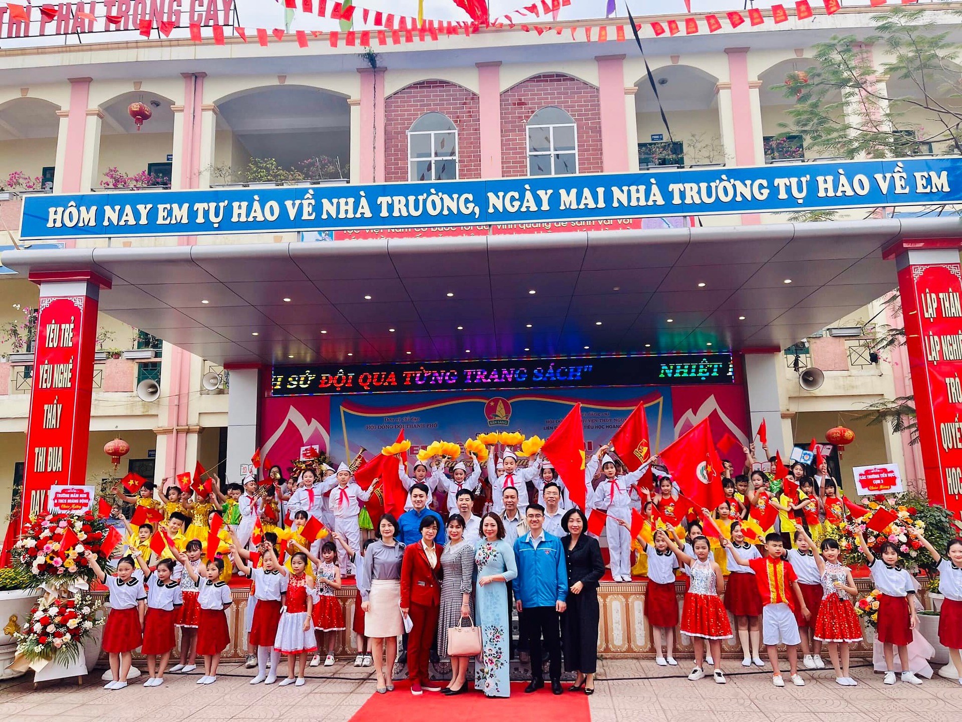 HỘI ĐỒNG ĐỘI HUYỆN THỦY NGUYÊN CHỈ ĐẠO LIÊN ĐỘI TRƯỜNG TIỂU HỌC HOÀNG ĐỘNG TỔ CHỨC THÀNH CÔNG CHUYÊN ĐỀ ĐỘI CẤP THÀNH PHỐ VỚI CHỦ ĐỀ "EM YÊU LỊCH SỬ ĐỘI QUA TỪNG TRANG SÁCH" NĂM 2022