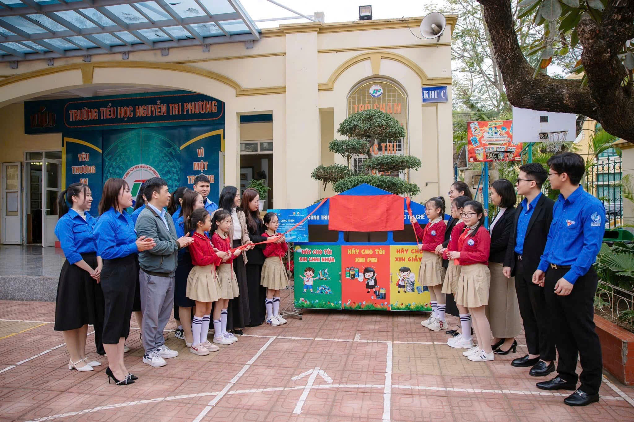RA MẮT MÔ HÌNH “NGÔI NHÀ PHÂN LOẠI RÁC THẢI” PHÒNG CHỐNG RÁC THẢI NHỰA TẠI PHƯỜNG MINH KHAI, QUẬN HỒNG BÀNG