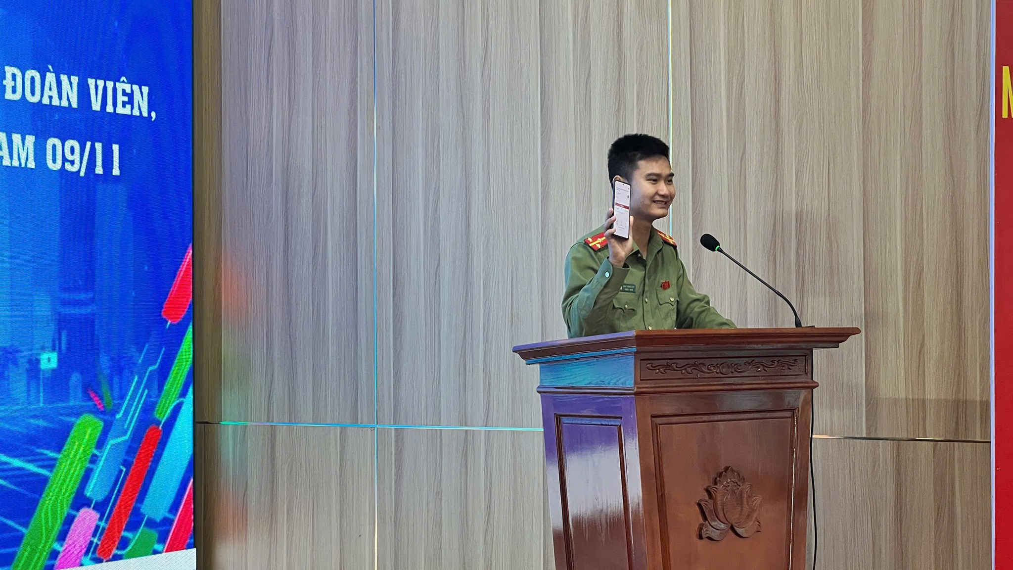 Hưởng ứng ngày Pháp luật Việt Nam 9/11, Đoàn phường Hòa Bình tổ chức hội nghị tuyên truyền, phổ biến giáo dục pháp luật cho đoàn viên thanh niên
