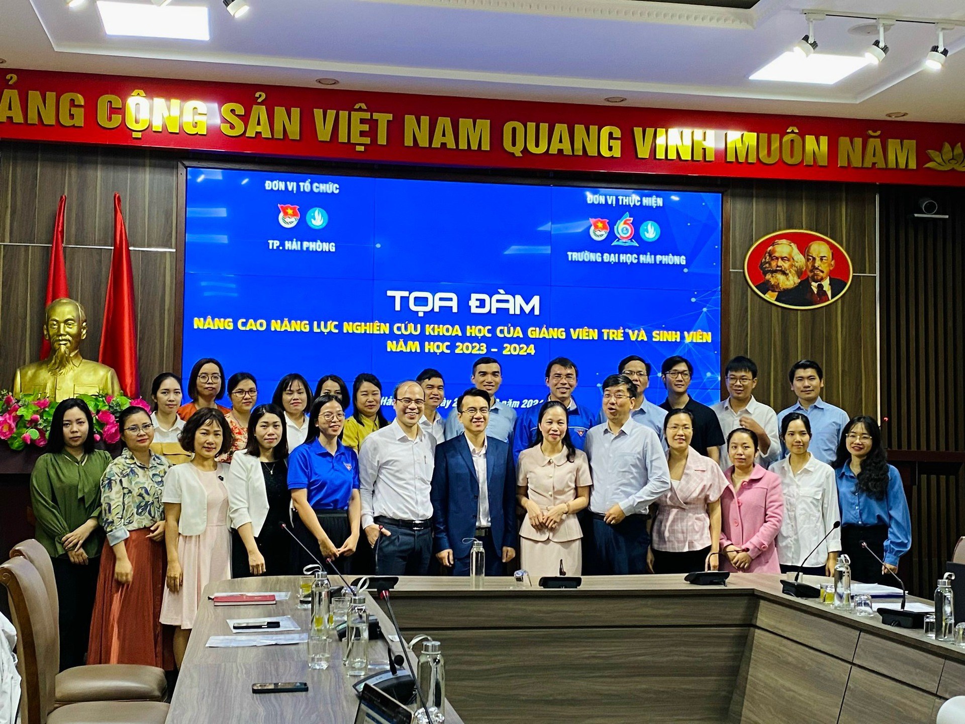 TỌA ĐÀM ĐĂNG CAI CẤP THÀNH PHỐ - NÂNG CAO NĂNG LỰC NGHIÊN CỨU KHOA HỌC CỦA GIẢNG VIÊN TRẺ VÀ SINH VIÊN NĂM HỌC 2023 - 2024