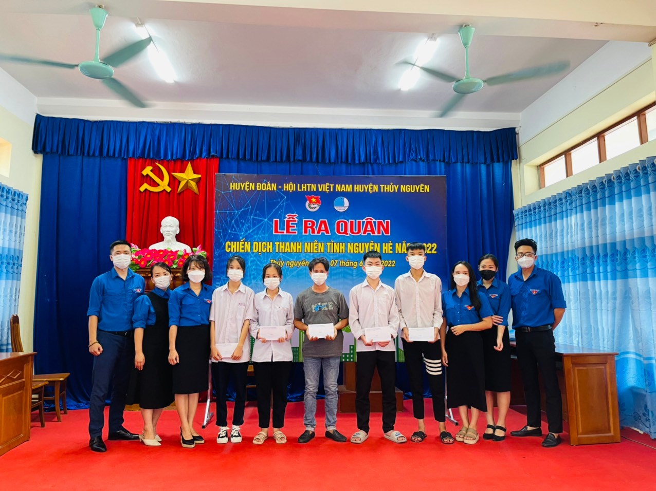 TUỔI TRẺ KHỐI CÁC CƠ QUAN THÀNH PHỐ TÍCH CỰC HƯỞNG ỨNG CHƯƠNG TRÌNH "TIẾP SỨC MÙA THI" NĂM 2022