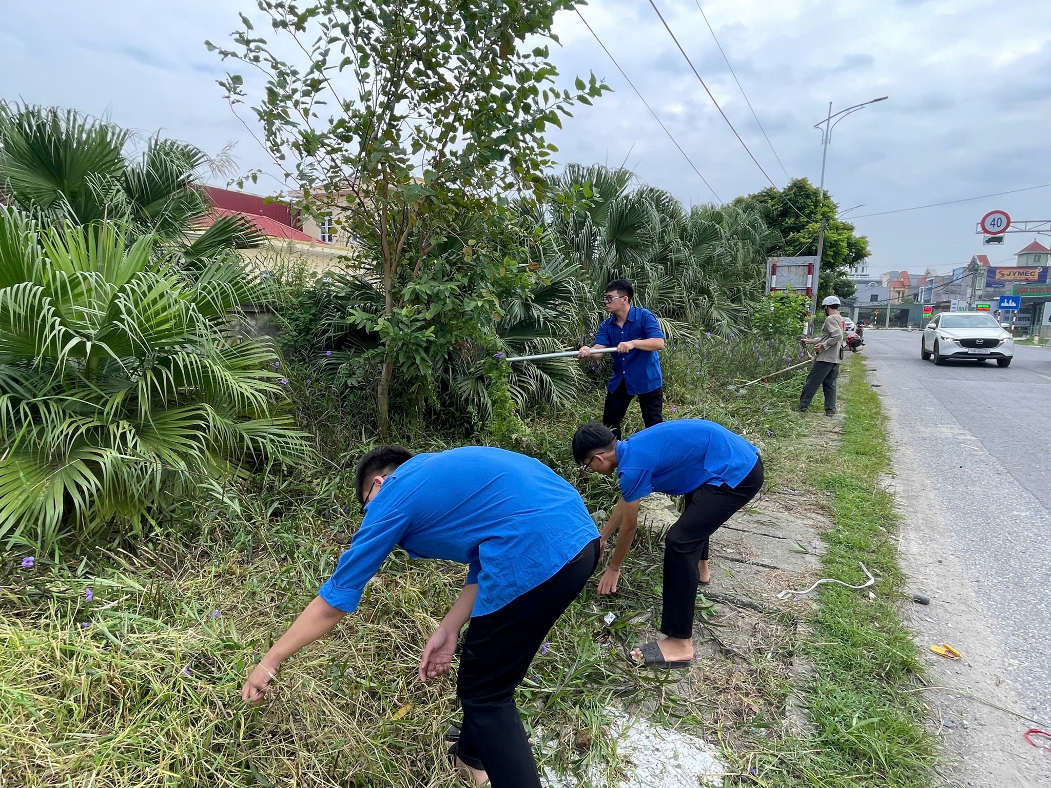 ĐOÀN XÃ AN QUANG TRIỂN KHAI CẢI TẠO KHU VUI CHƠI CHO THANH THIẾU NHI