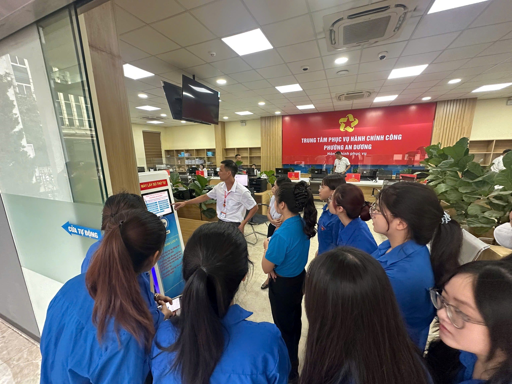 Sôi nổi các hoạt động "BÌNH DÂN HỌC VỤ SỐ"
