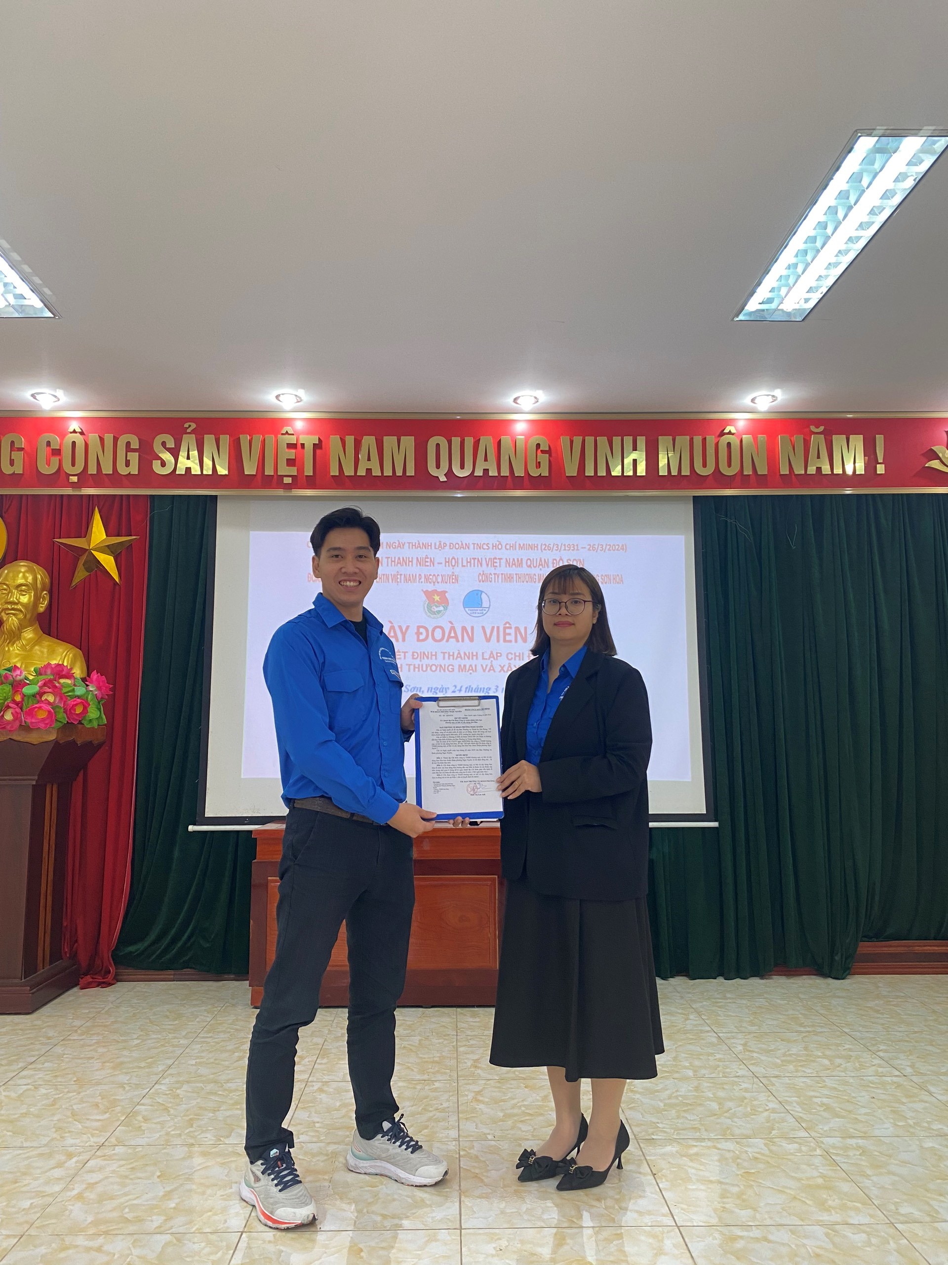 Ngày Đoàn viên 2024 - Thành lập Chi đoàn - Chi hội Công ty TNHH Thương Mại Cơ khí và Xây dựng Sơn Hoa