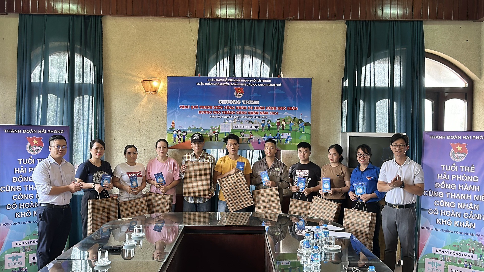 CHƯƠNG TRÌNH TẶNG QUÀ CHO THANH NIÊN CÔNG NHÂN HƯỞNG ỨNG THÁNG CÔNG NHÂN NĂM 2024