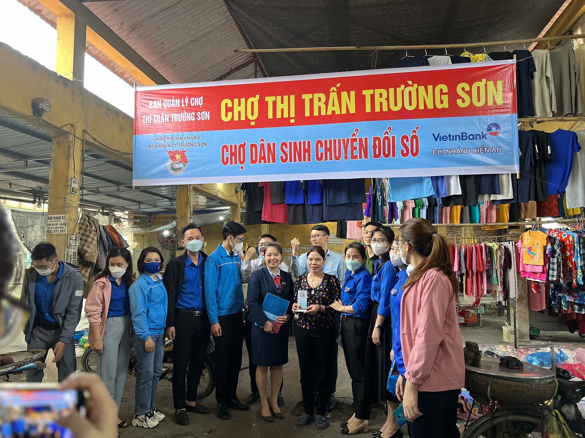 Đoàn TNCS Hồ Chí Minh huyện An Lão triển khai mô hình Chuyển đổi số chợ dân sinh và khu phố 4.0 nhân dịp kỷ niệm ngày Giải phóng miền Nam thống nhất đất nước 30/4