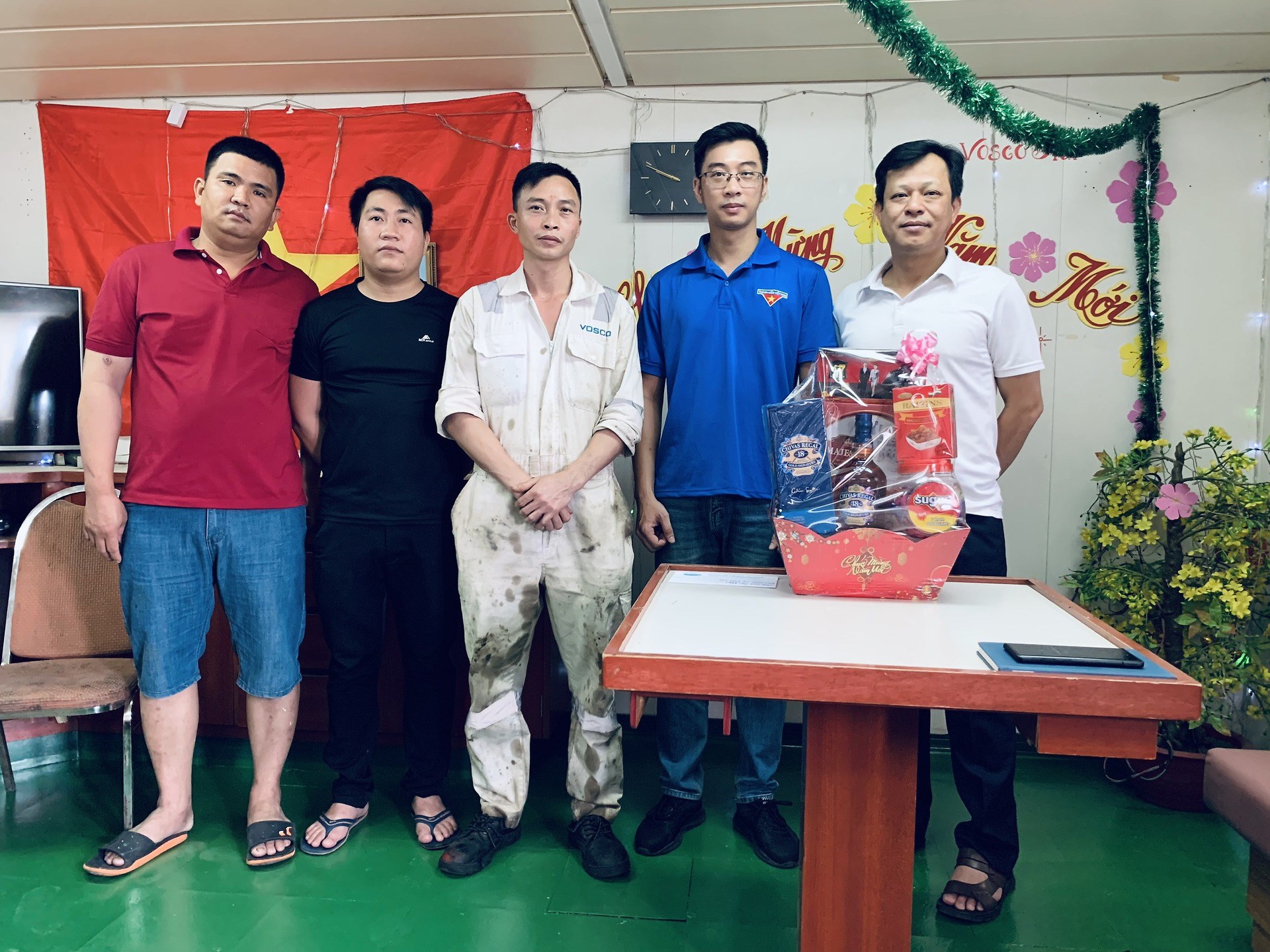 ĐTN VOSCO: Phối hợp kiểm tra công tác ATVSLĐ và chấp hành Điều lệ Đoàn trên tàu VOSCO STAR