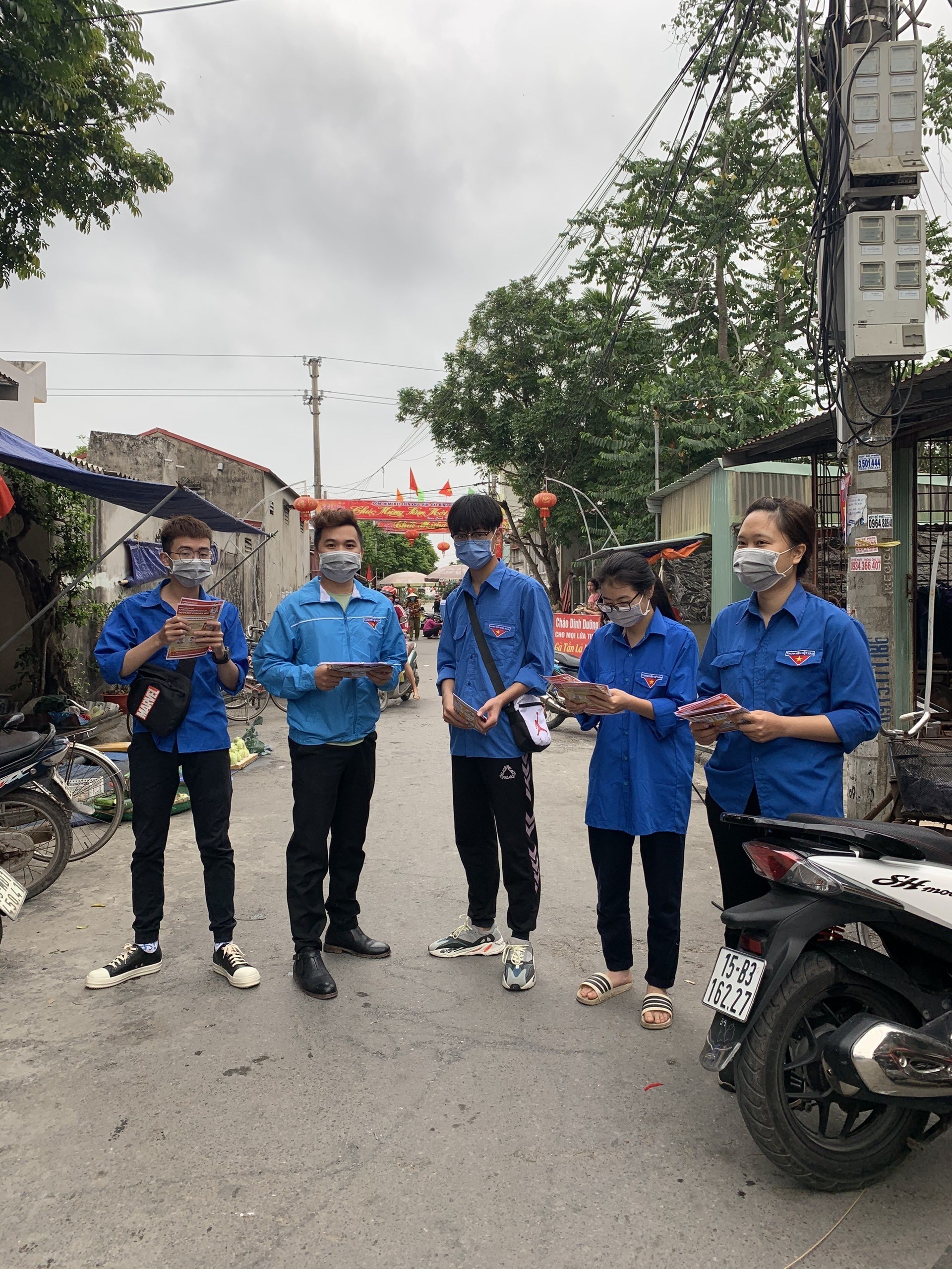 Các đội tuyên truyền viên