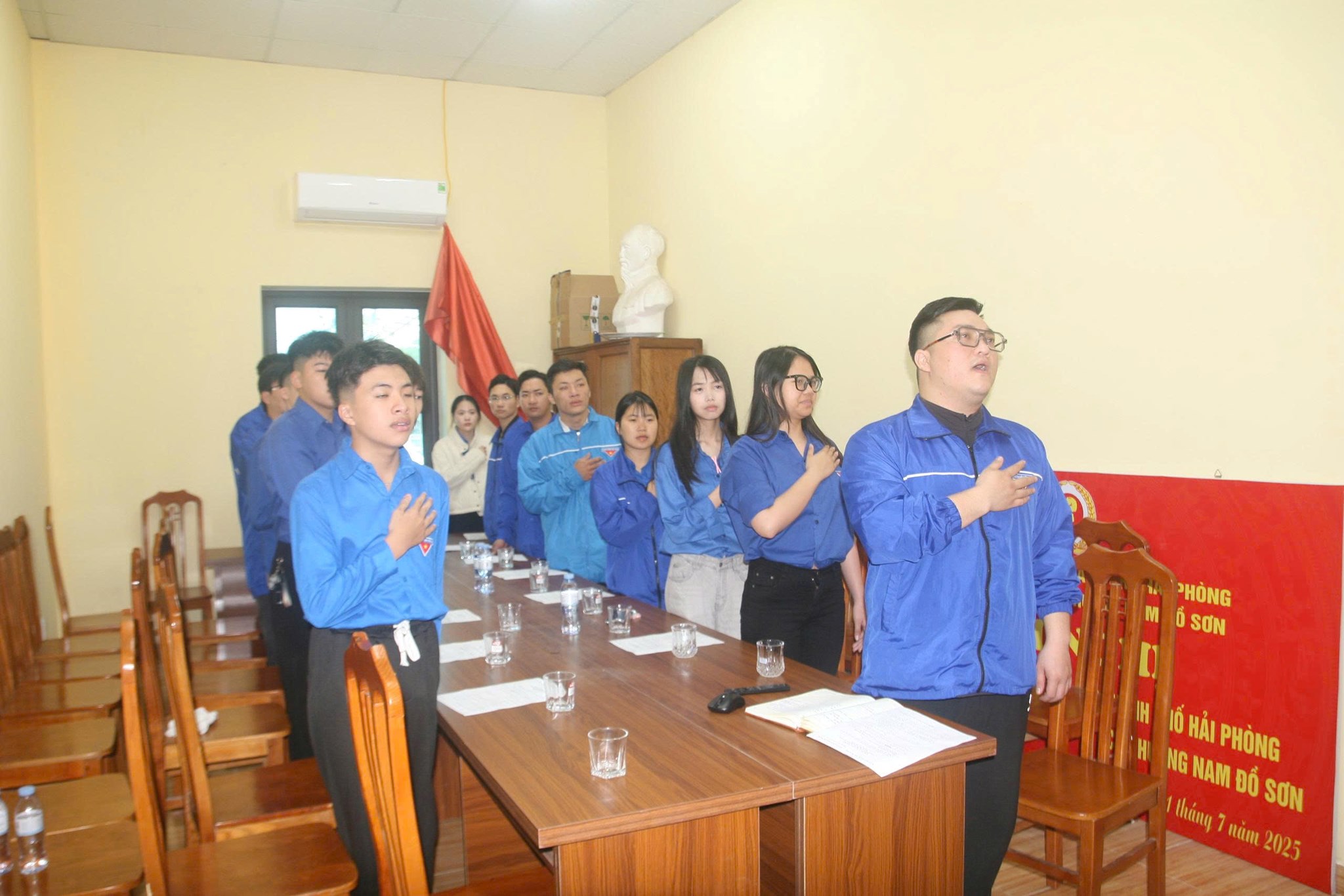 ĐOÀN PHƯỜNG NAM ĐỒ SƠN TỔ CHỨC LỄ CHÀO CỜ CHÀO MỪNG ĐẠI HỘI ĐẠI BIỂU TOÀN QUỐC LẦN THỨ XIV CỦA ĐẢNG