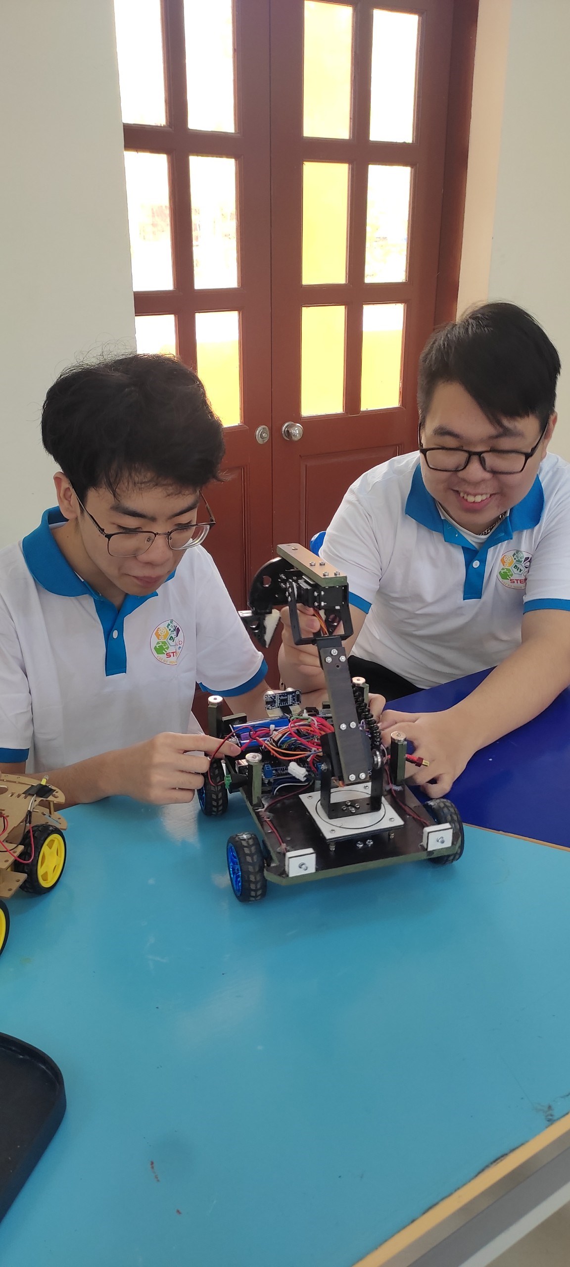 CÂU LẠC BỘ STEM ĐOÀN TRƯỜNG THPT CÁT BÀ – SẴN SÀNG CHO NGÀY HỘI STEM THÀNH PHỐ HẢI PHÒNG NĂM 2023