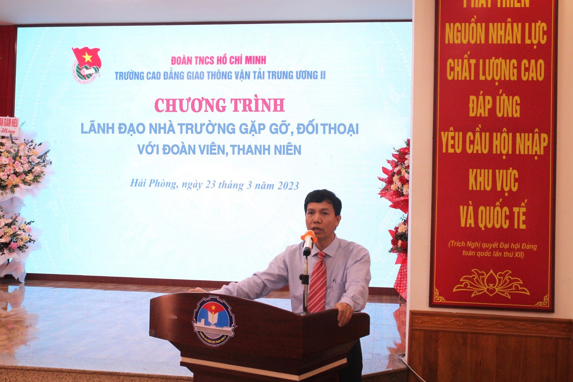 Lãnh đạo trường Cao đẳng giao thông vận tải Trung ương II gặp gỡ, đối thoại với đoàn viên thanh niên