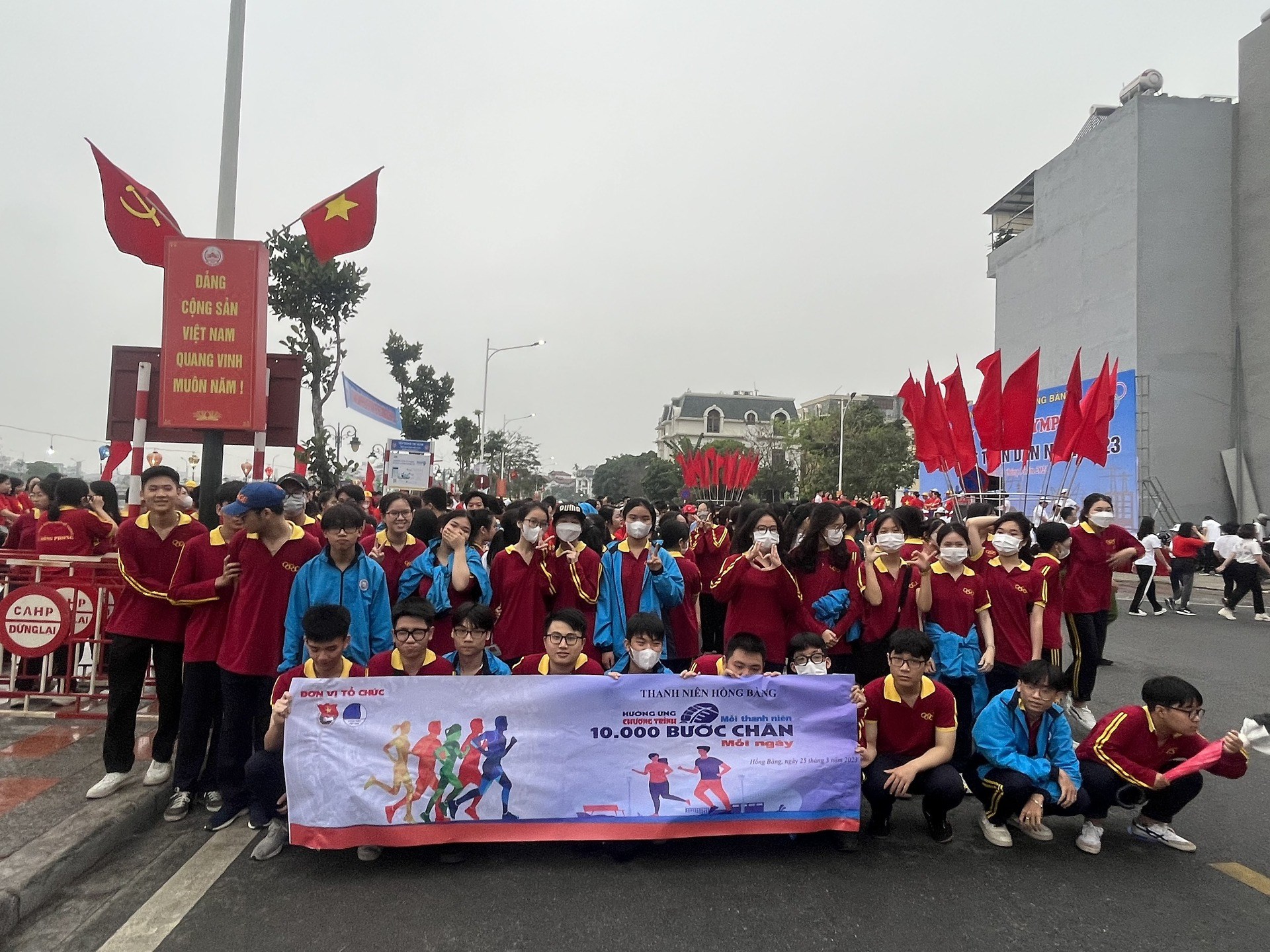 THANH NIÊN HỒNG BÀNG THAM GIA NGÀY CHẠY OLYMPIC CẤP QUẬN - HƯỞNG ỨNG CHƯƠNG TRÌNH MỖI THANH NIÊN 10.000 BƯỚC CHÂN MỖI NGÀY NĂM 2023