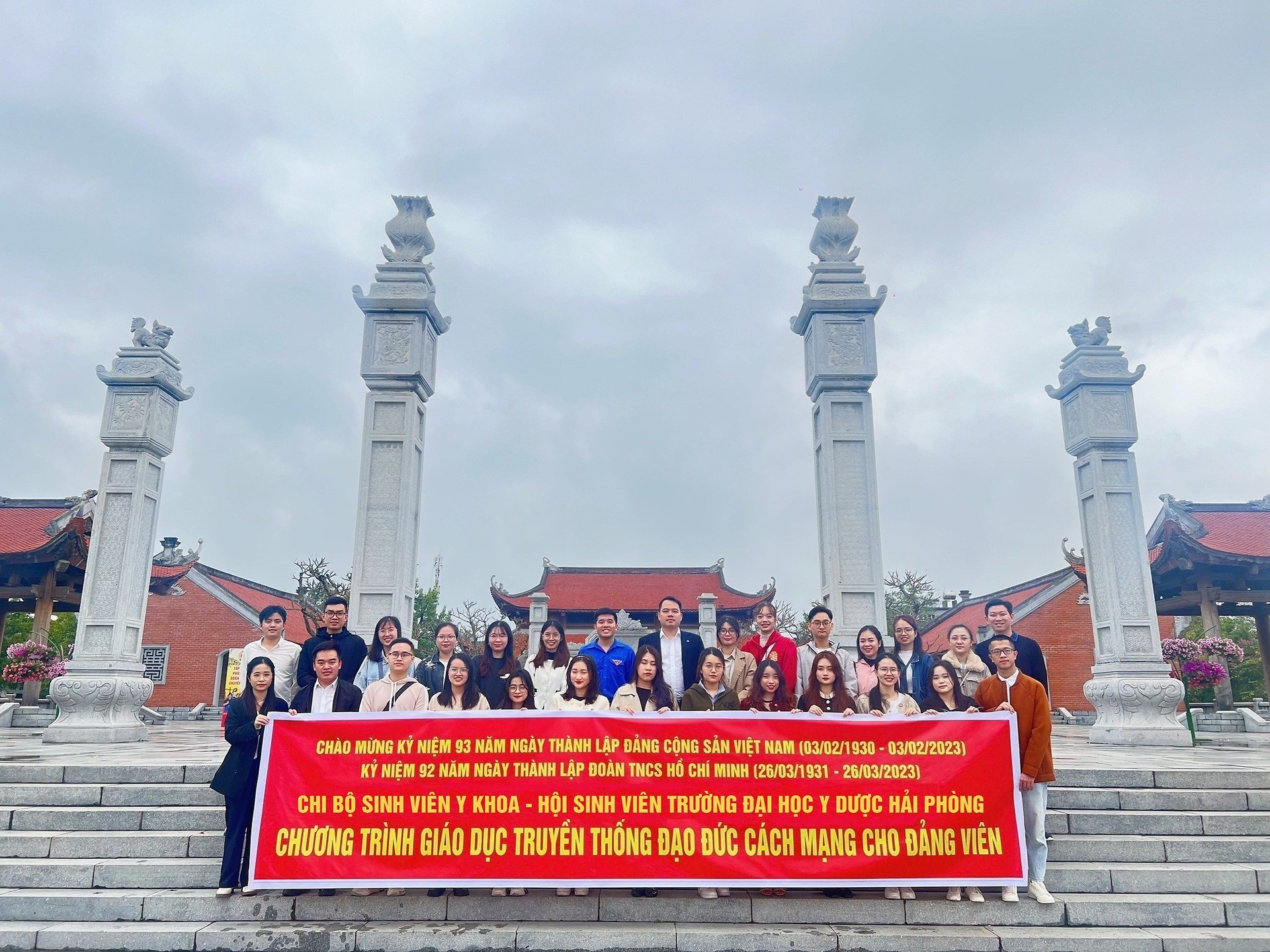 Đoàn Thanh Niên Hội Sinh Viên Trường - Chi Bộ Sinh Viên Y Khoa và Chi Bộ Sinh Viên Liên Khoa tổ chức chương trình giáo dục truyền thống đạo đức cách mạng cho Đảng viên kết hợp thăm quan các địa chỉ đỏ tại Thành Phố Hải Phòng