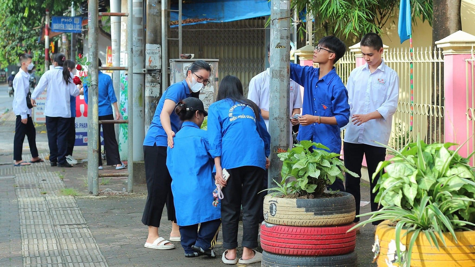 Tuổi trẻ Kiến An hưởng ứng chương trình "Vì một Việt Nam xanh"