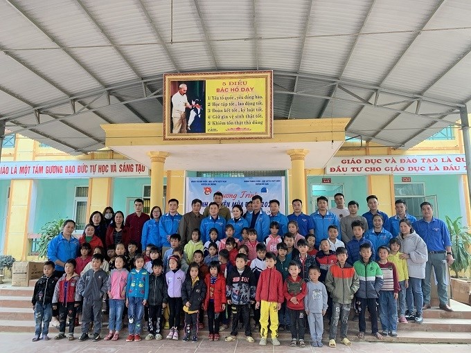 Trong 2 ngày 23-24/1, Ban Thường vụ huyện Đoàn An Dương-Hội LHTN Việt Nam huyện An Dương đã tổ chức chương trình "Tình nguyện mùa đông 2020" diễn ra tại xã Hiền Lương, huyện Đằ Bắc, Hòa Bình.