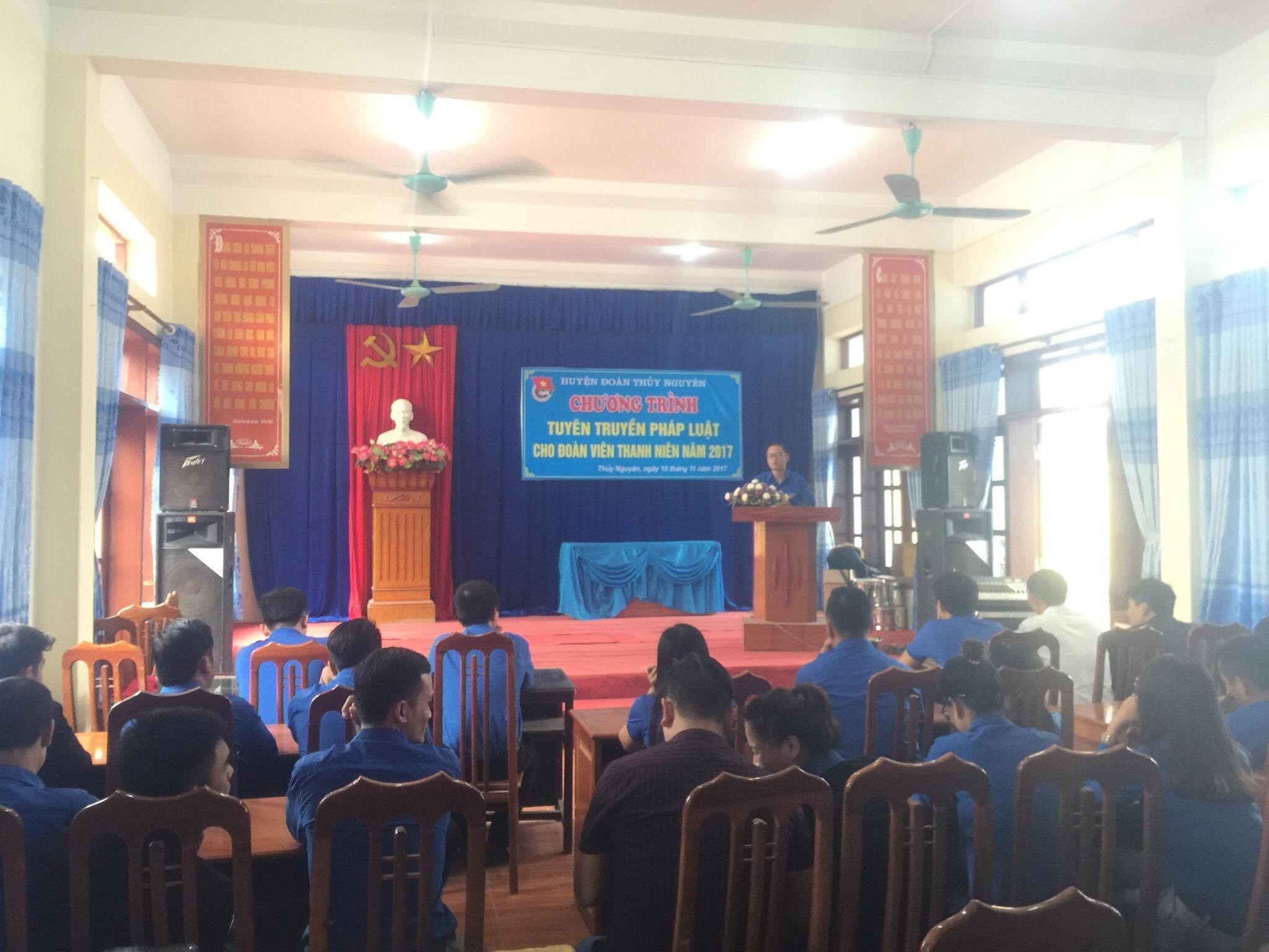 Ban Thường vụ Huyện đoàn  tổ chức "Chương trình Tuyên truyền pháp luật cho đoàn viên, thanh niên năm 2017'