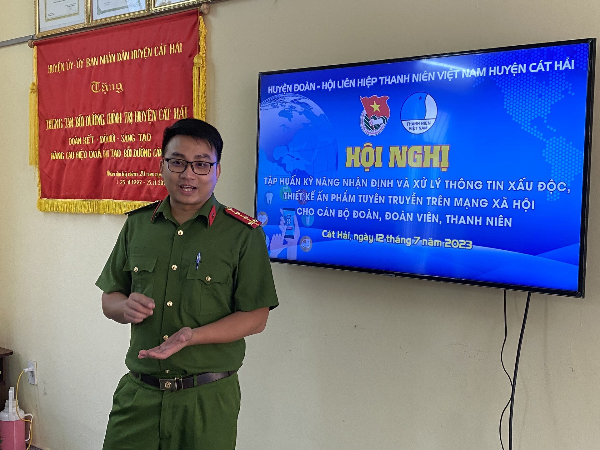 HỘI NGHỊ TẬP HUẤN KỸ NĂNG NHẬN ĐỊNH VÀ XỬ LÝ THÔNG TIN XẤU ĐỘC, THIẾT KẾ ẤN PHẨM TUYÊN TRUYỀN TRÊN MẠNG XÃ HỘI CHO CÁN BỘ ĐOÀN, ĐOÀN VIÊN, THANH NIÊN
