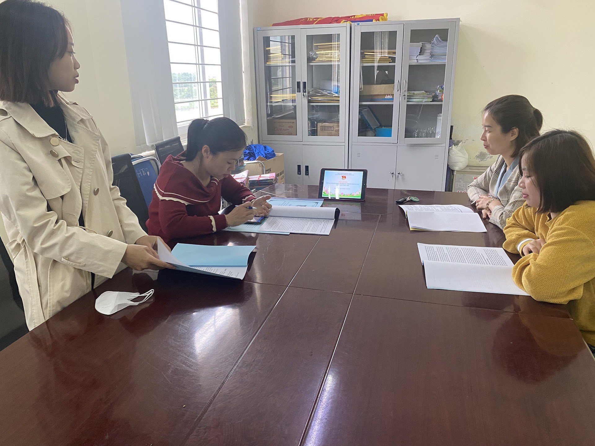 ĐOÀN TRƯỜNG THPT MẠC ĐĨNH CHI TỔ CHỨC TỌA ĐÀM NÂNG CAO NGHIỆP VỤ SƯ PHẠM CHO ĐỘI NGŨ GIẢNG VIÊN TRẺ