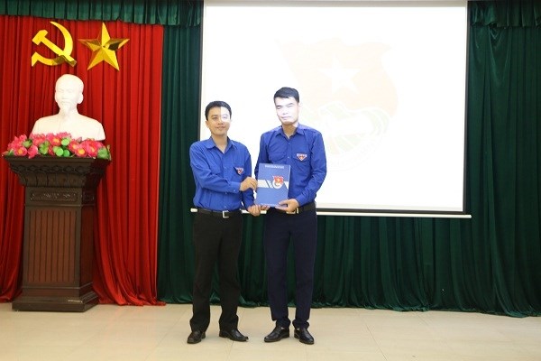 Chủ đề sinh hoạt chi đoàn và công tác giáo dục đoàn viên, thanh niên trong tháng 8/2017