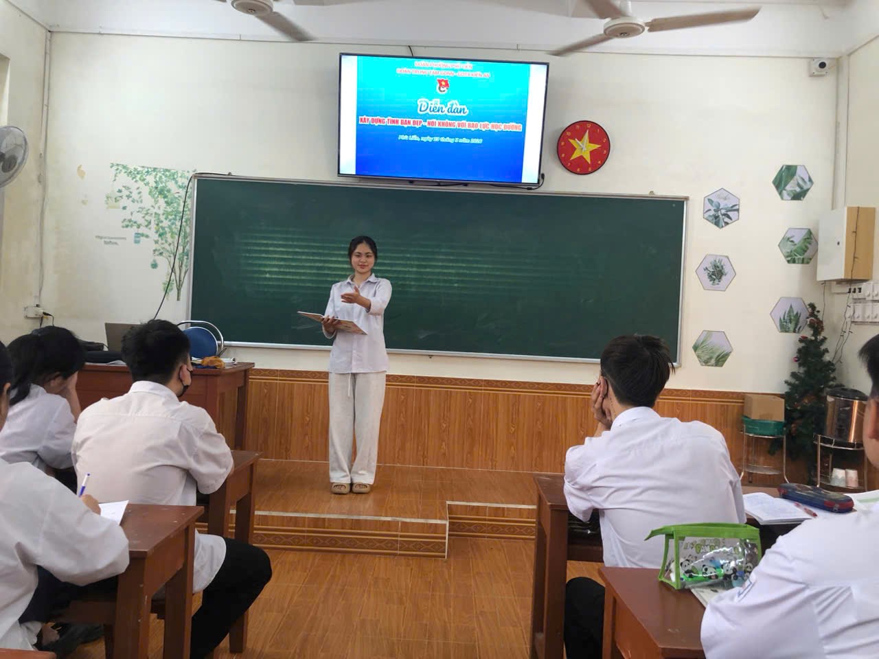 Đoàn Trung tâm GDNN - GDTX Kiến An tổ chức Diễn đàn “Xây dựng tình bạn đẹp - Nói không với bạo lực học đường”