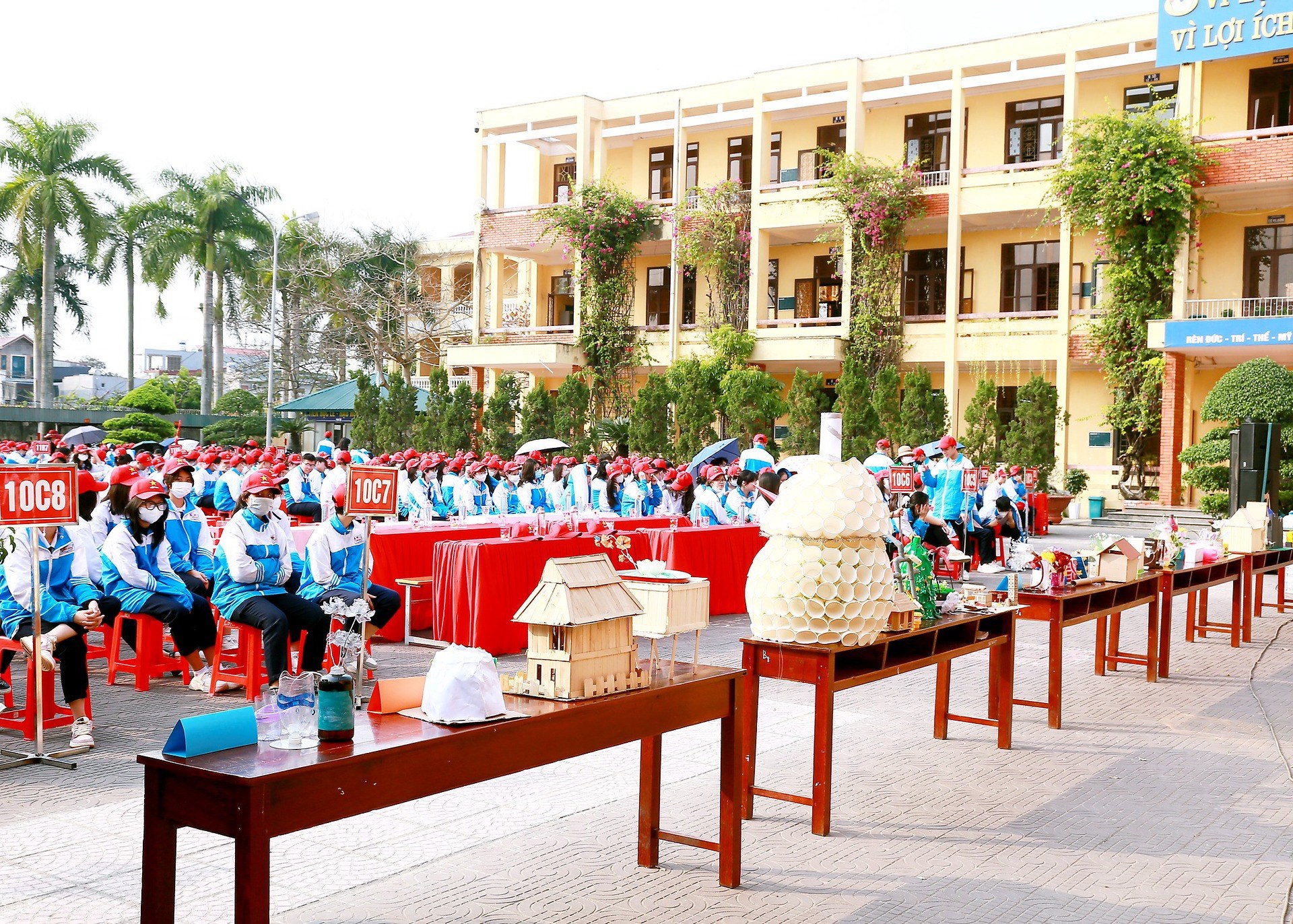 THPT Đồng Hòa: Chuyên đề ngoại khóa "Ngày hội tái chế"