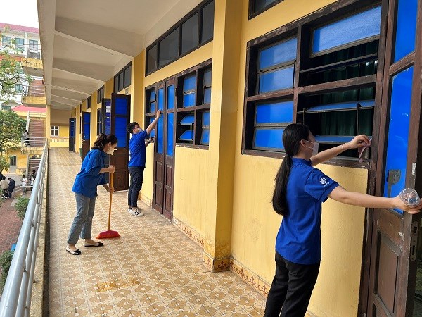 Xây dựng nét văn hóa vệ sinh lớp học, hành lang khu giảng đường