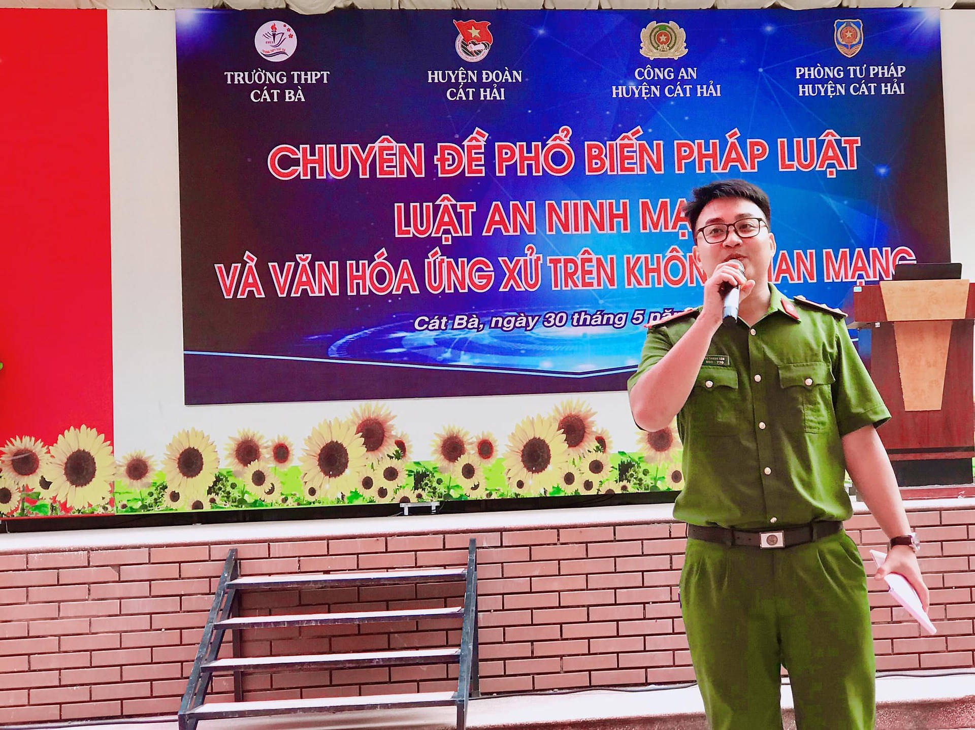 CHƯƠNG TRÌNH PHỔ BIẾN PHÁP LUẬT “LUẬT AN NINH MẠNG VÀ VĂN HÓA ỨNG XỬ TRÊN KHÔNG GIAN MẠNG”