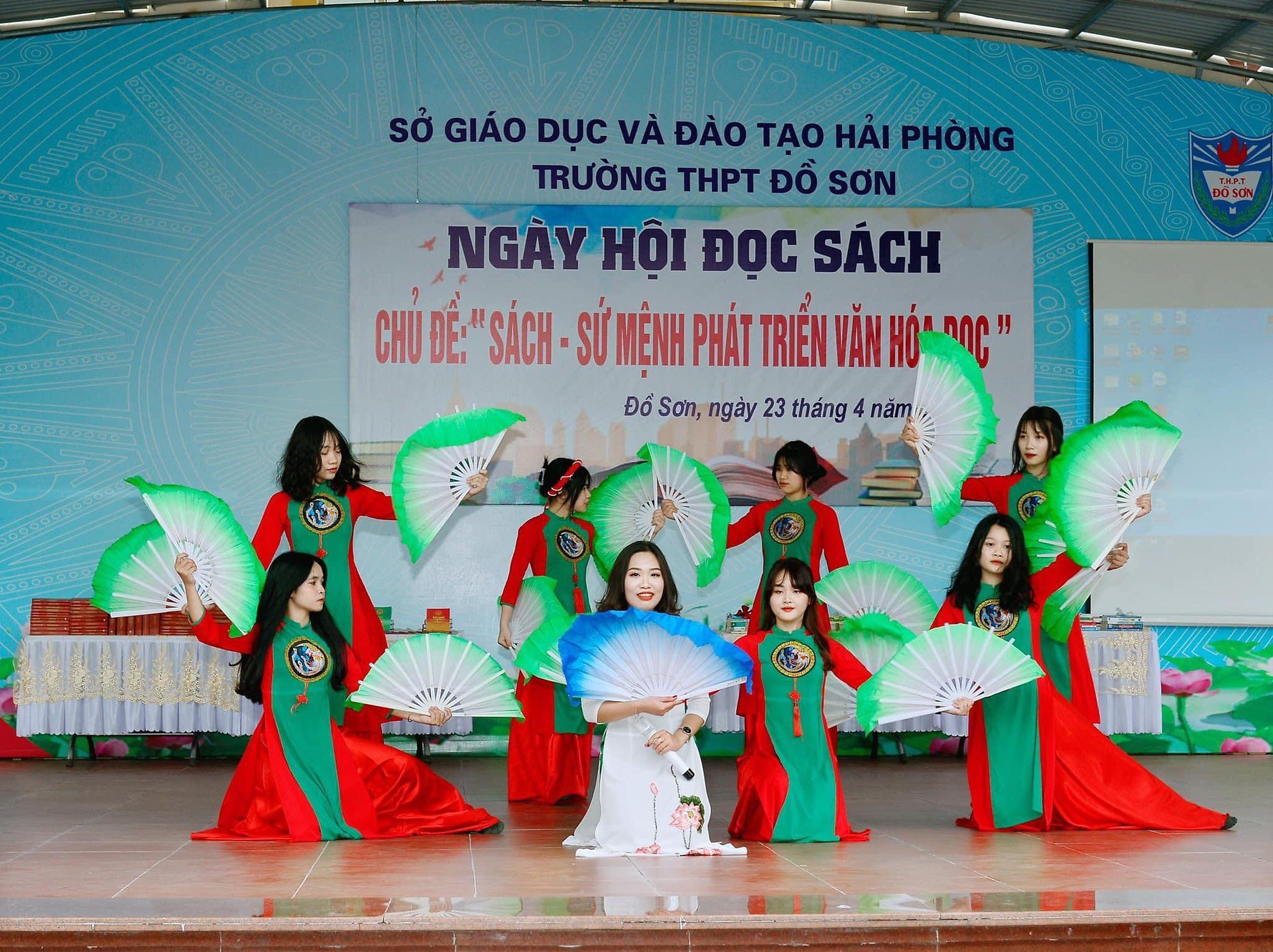 Ngày hội đọc sách với chủ đề "Sách-sứ mệnh phát triển văn hoá đọc"