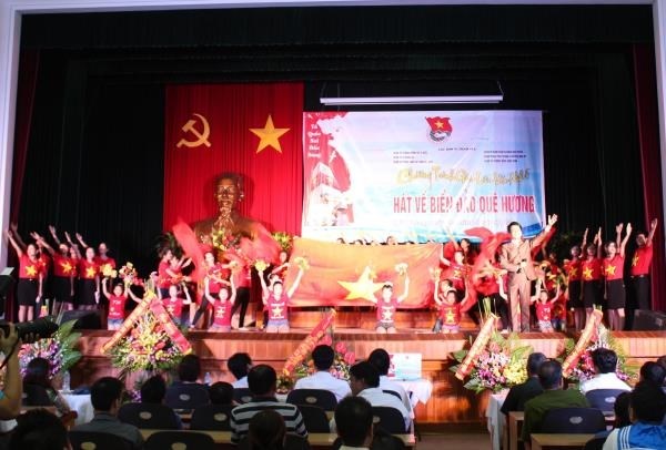 Chương trình giao lưu văn nghệ “Hát về biển đảo quê hương”