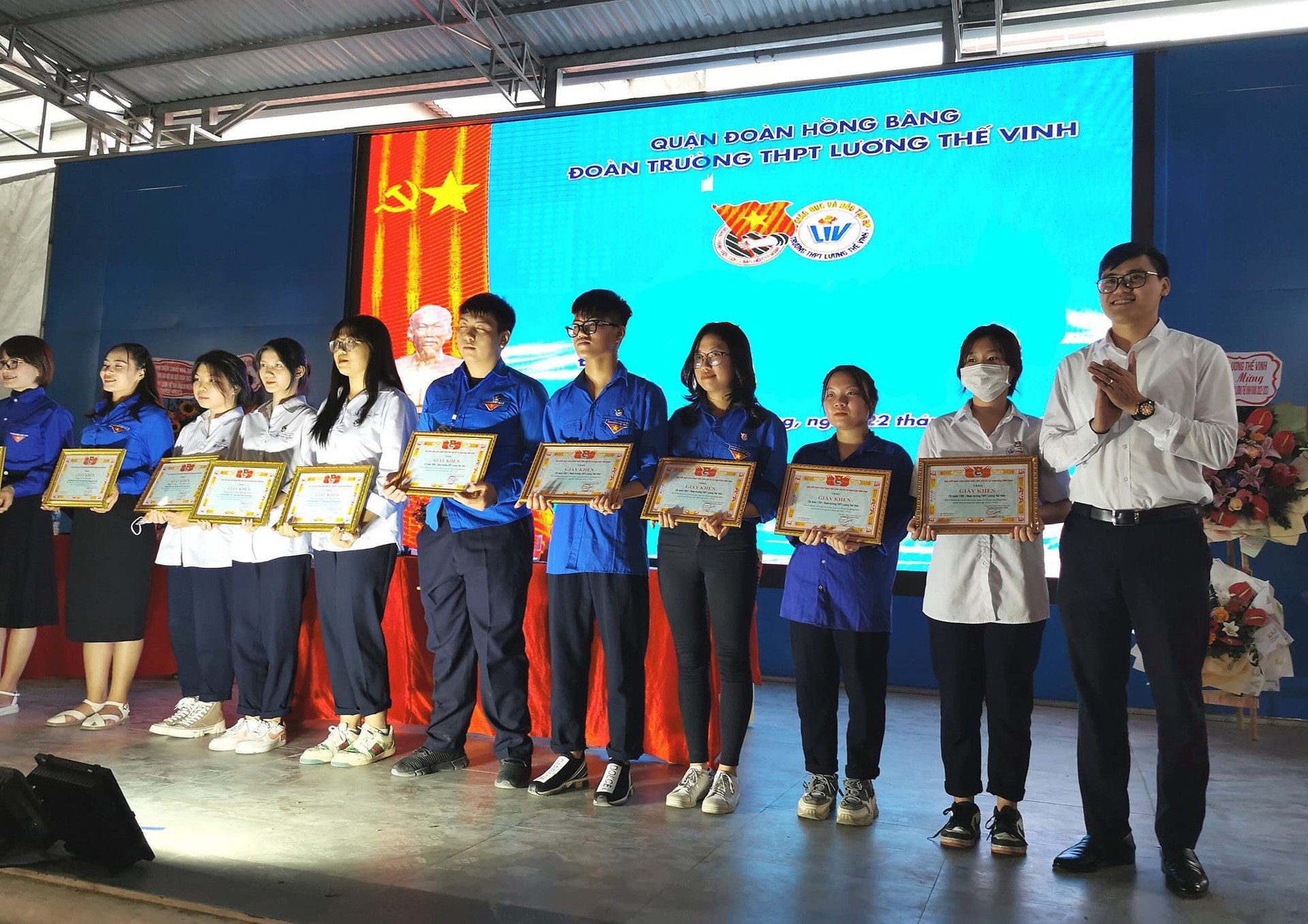 Tuyên truyền các tiêu chí danh hiệu Học sinh 3 tốt cấp thành phố, quận - Khen thưởng cấp trường