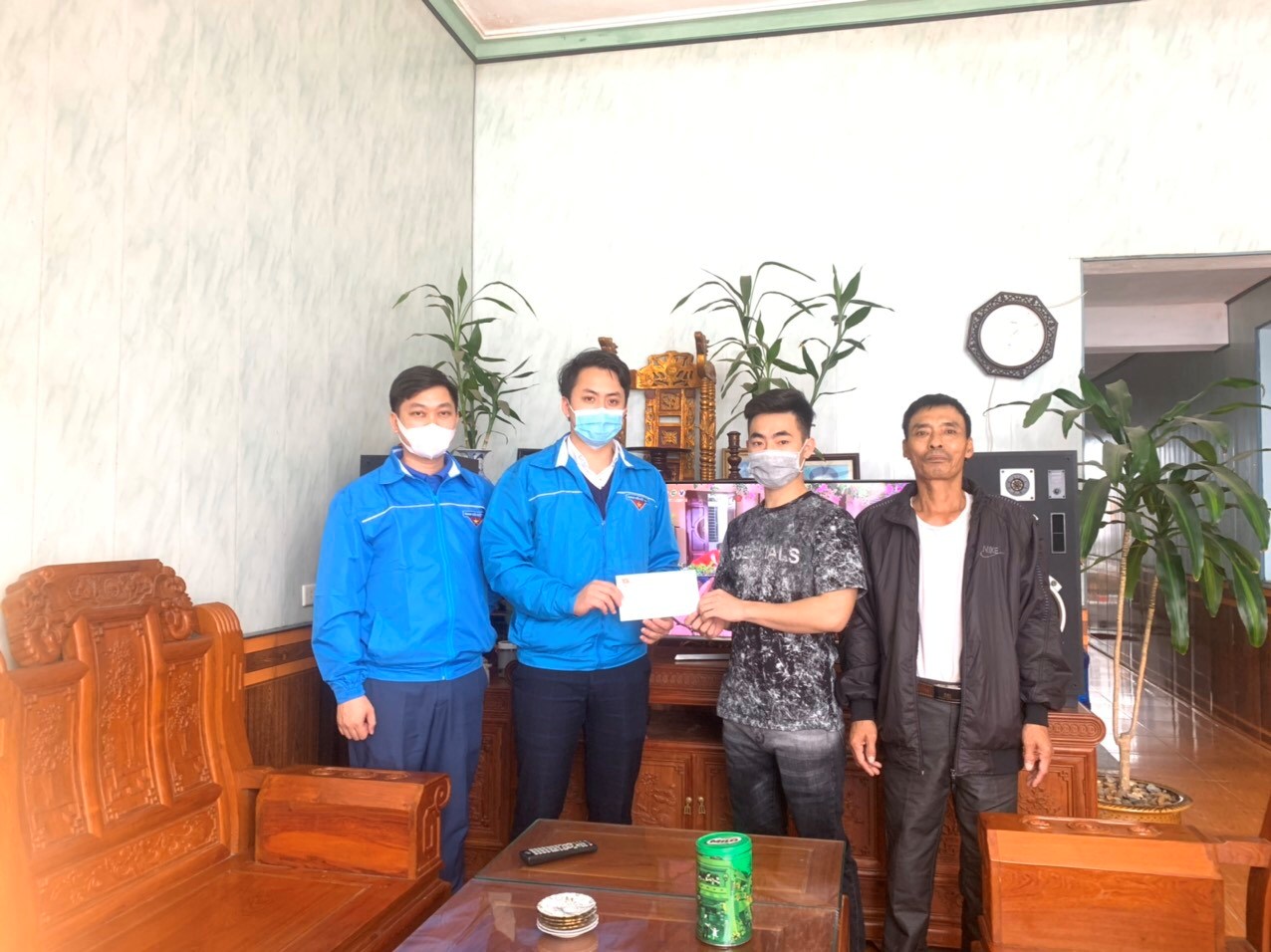 BTV Huyện đoàn Thuỷ Nguyên tổ chức trao quà cho các Thanh niên địa phương xuất ngũ năm 2022