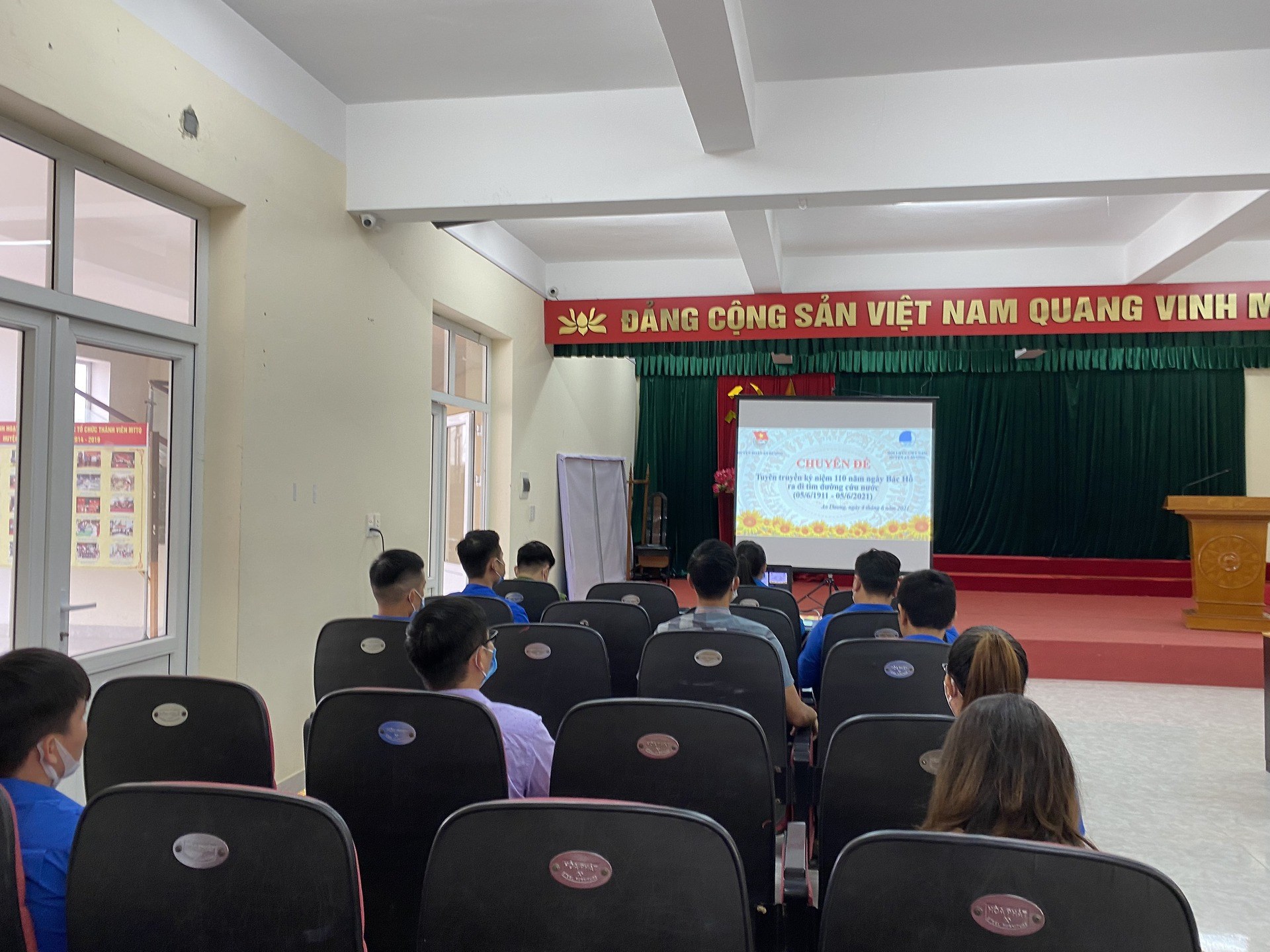 Ngày 04/06/2021 Huyện đoàn An Dương tổ chức hoạt động tuyên truyền kỷ niệm 110 năm ngày Bác Hồ ra đi tìm đường cứu nước. (05/6/1911 - 05/6/2021)