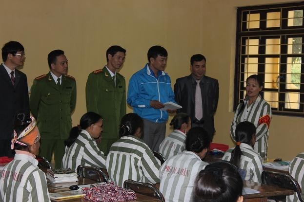 Tư vấn pháp luật, việc làm và bế giảng lớp Nề hoàn thiện cho phạm nhân trong độ tuổi thanh niên