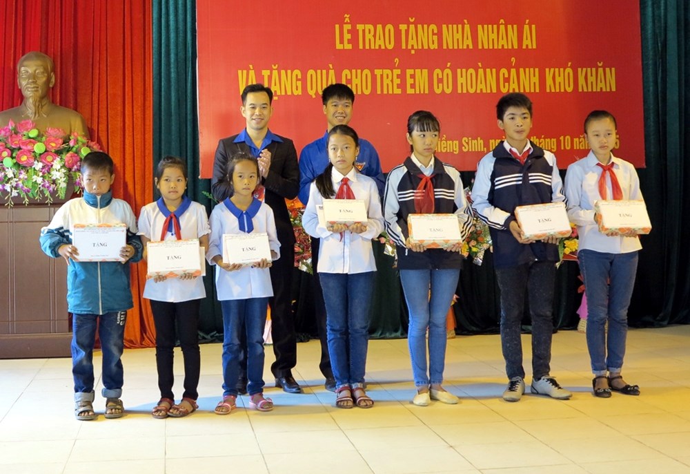 1446622493-doan khoi 4