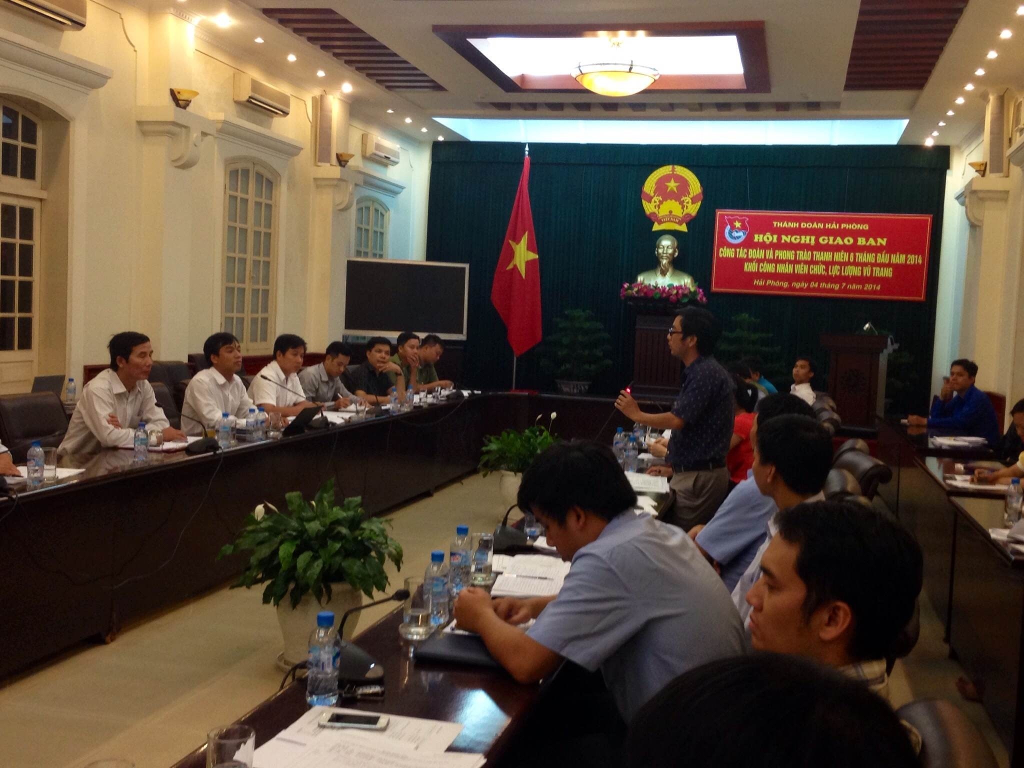 Giao ban 6 tháng đầu năm 2014 khối CNVC, LLVT