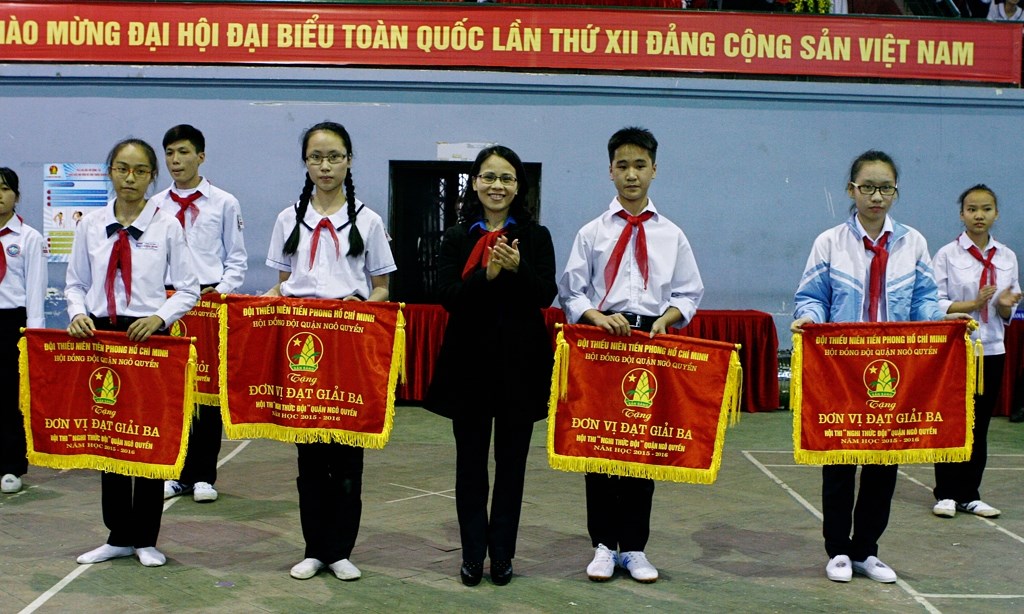 Hội thi Nghi thức Đội cấp quận Ngô Quyền năm học 2015 - 2016.