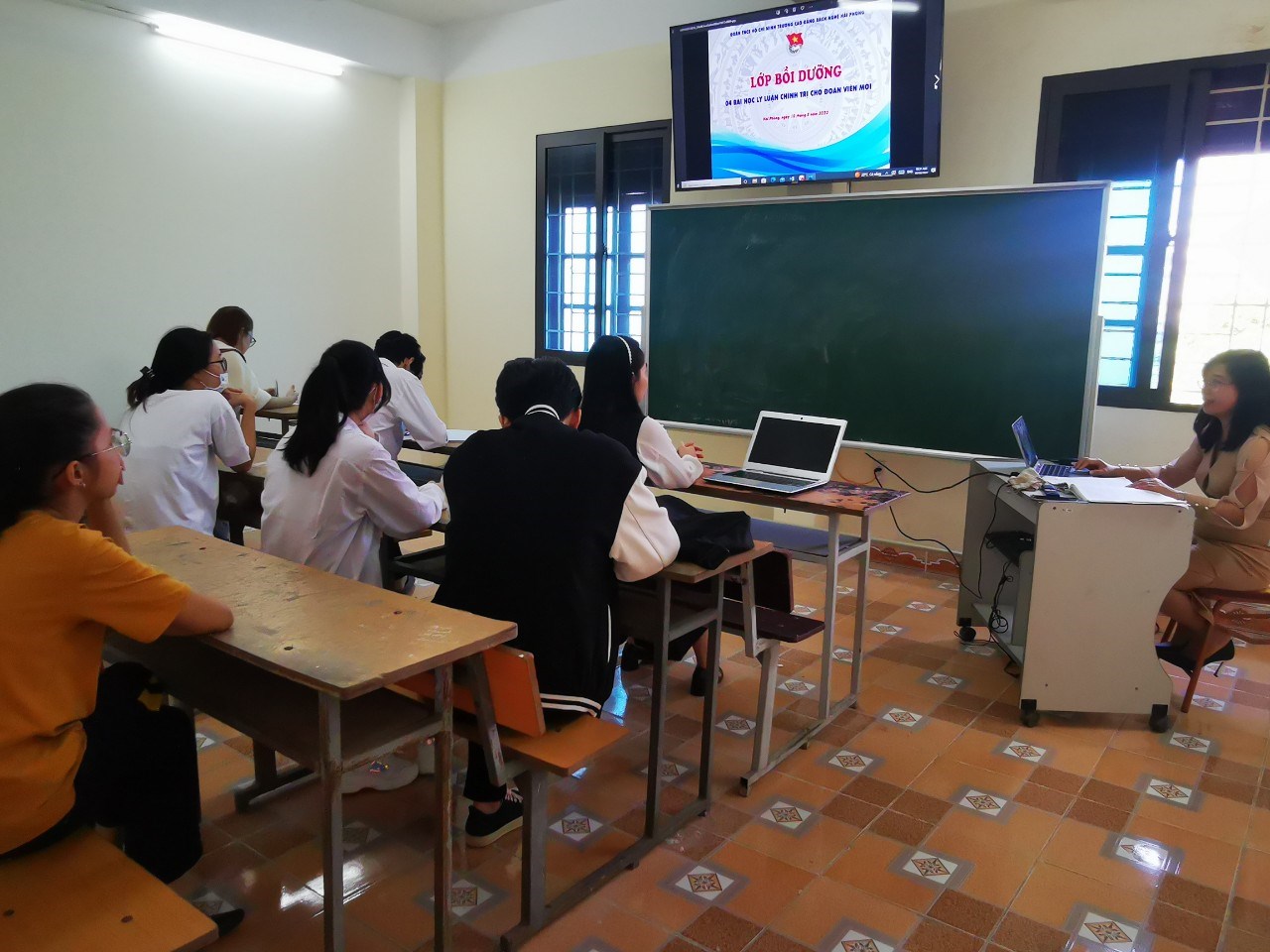 100% đoàn viên thanh niên mới kết nạp được học 4 bài học Lý luận chính trị