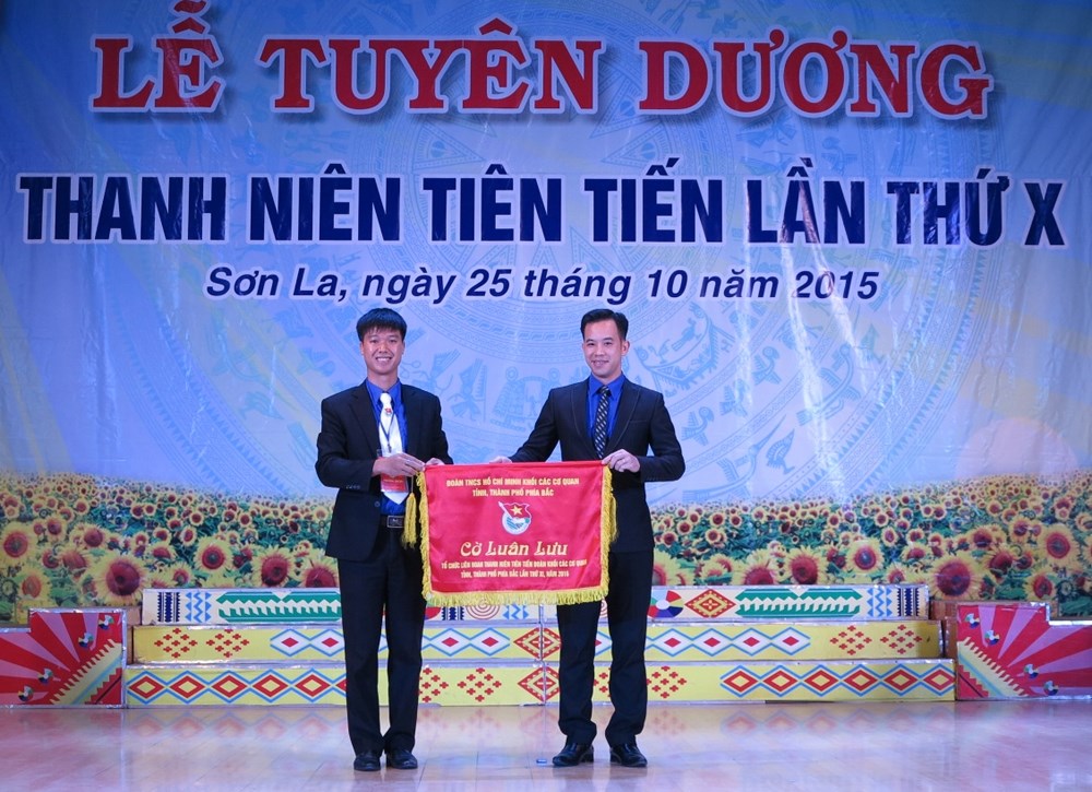 1446622515-doan khoi 5