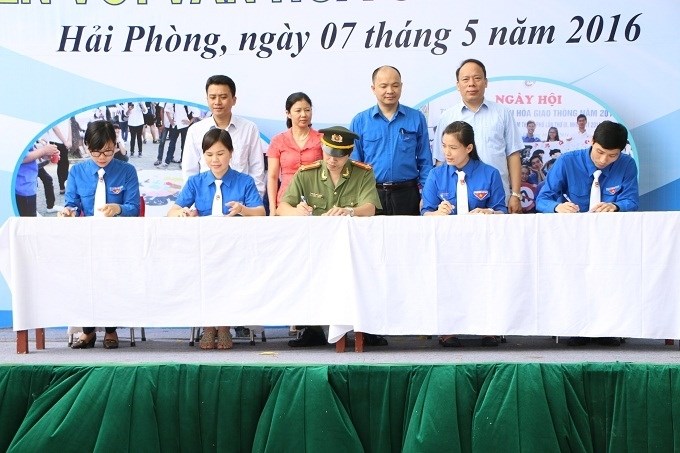 Gần 1500 đoàn viên thanh niên Hải Phòng tham gia Ngày hội “Thanh niên với văn hóa giao thông” năm 2016