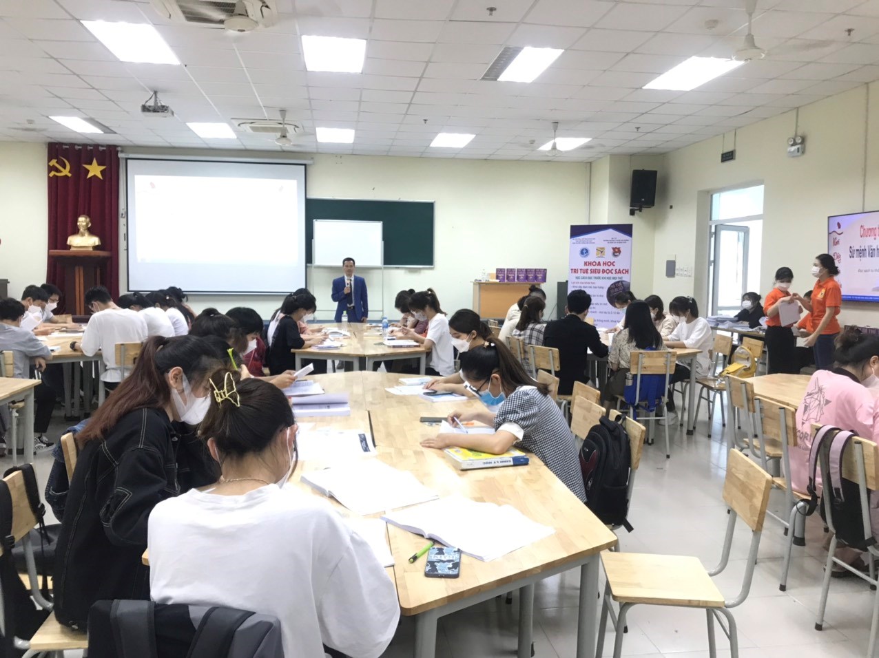 Đoàn thanh niên Đại học y dược tổ chức chương trình nâng cao kỹ năng đọc sách