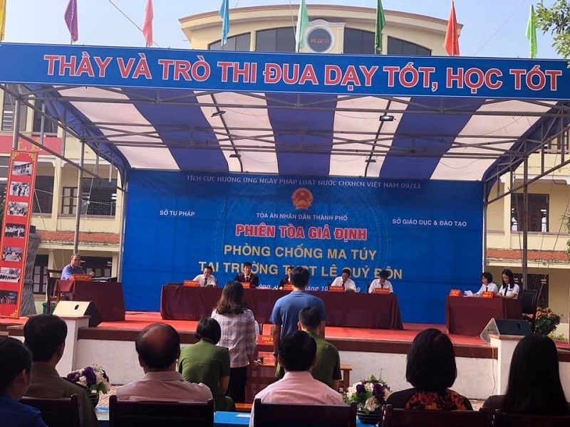Phiên tòa giả định phòng chống ma túy - hưởng ứng Ngày Pháp luật Việt Nam