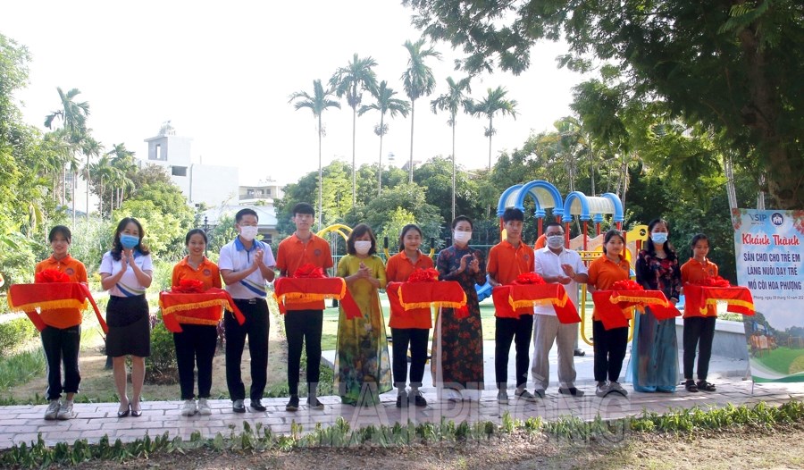 Khánh thành sân chơi dành cho trẻ em tặng Làng nuôi dạy trẻ mồ côi Hoa Phượng