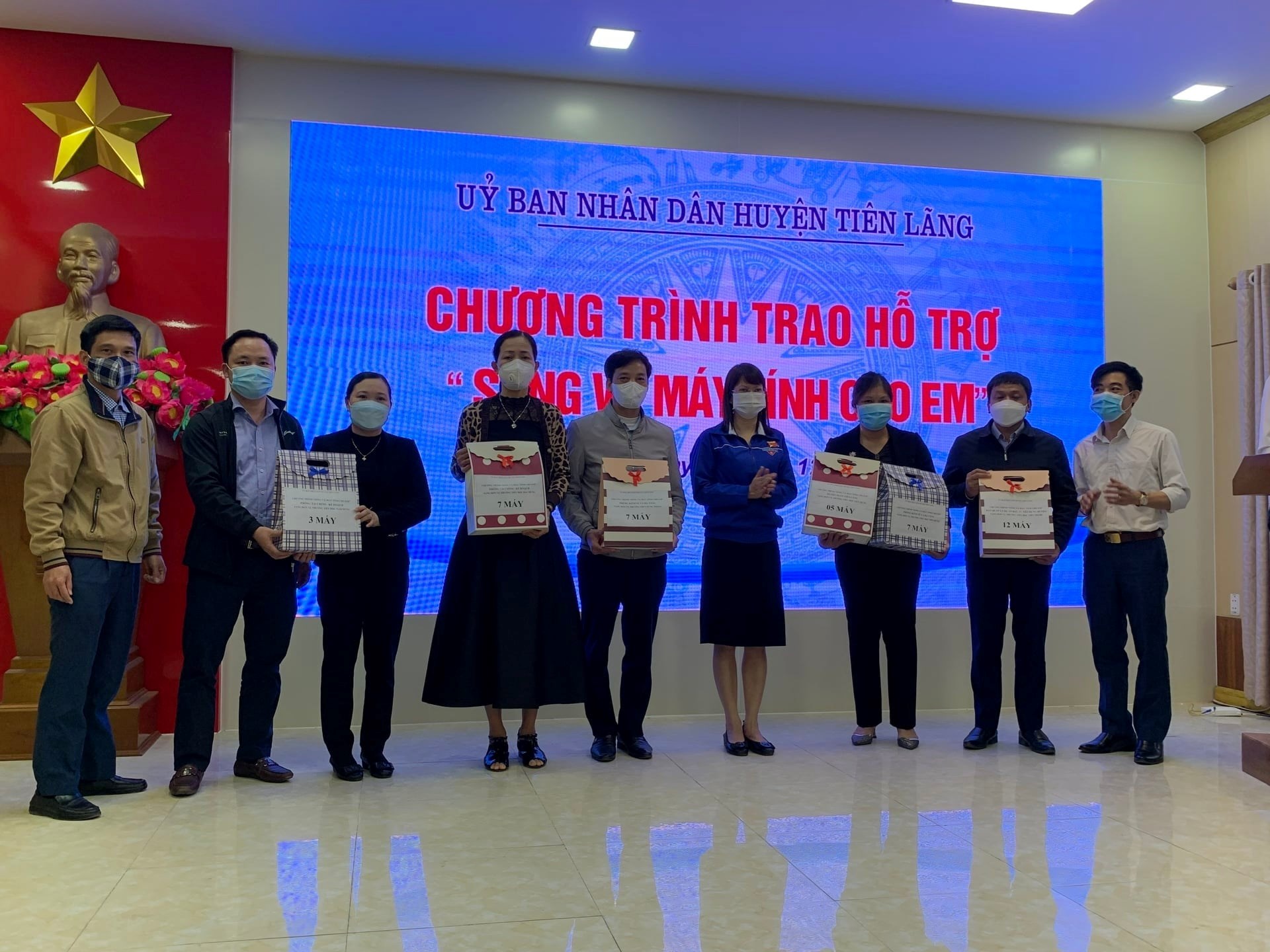 CHƯƠNG TRÌNH "SÓNG VÀ MÁY TÍNH CHO EM"